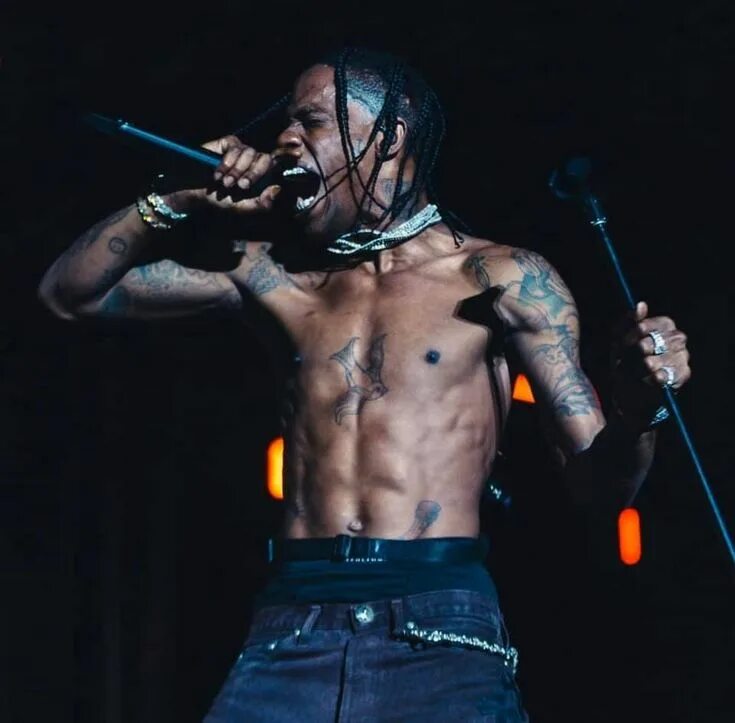 Travi scott. Travis scott лицо. Музыка скотта. Музыка скотта. Трэвис скотт фотосессия.