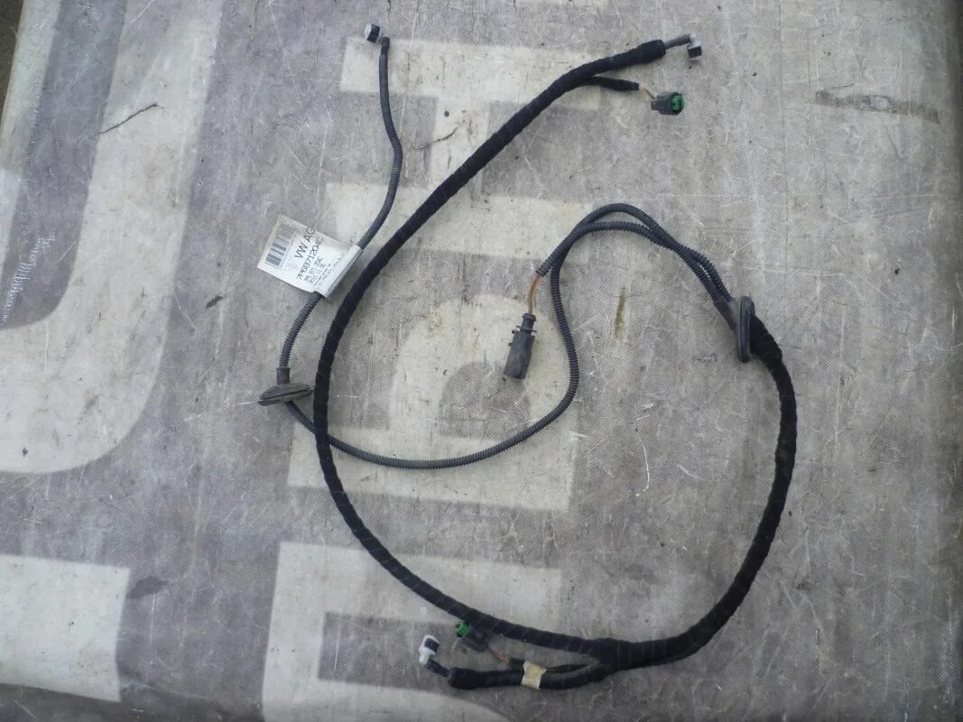 Volkswagen Tiguan 2007-2015: Headlight cleaning system (Electrical equipment / A