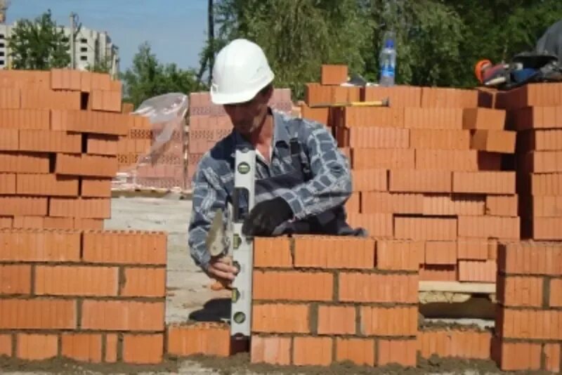 Работа каменщик без посредников. Профессиональные каменщики. нужен каменщик для строительства частного дома. объявление нужен каменщик. каменщики в нижнем новгороде услуги.