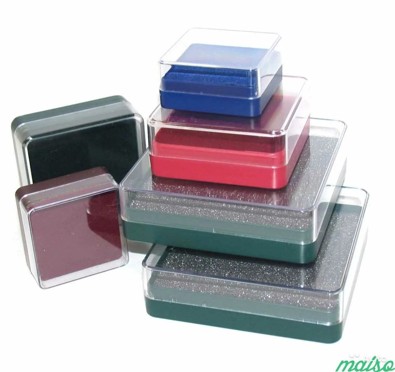 Коробочки для значков. Коробочка для значка. Коробочка для значка. Коробка для значка пластиковая. Пластиковая коробочка под значок.