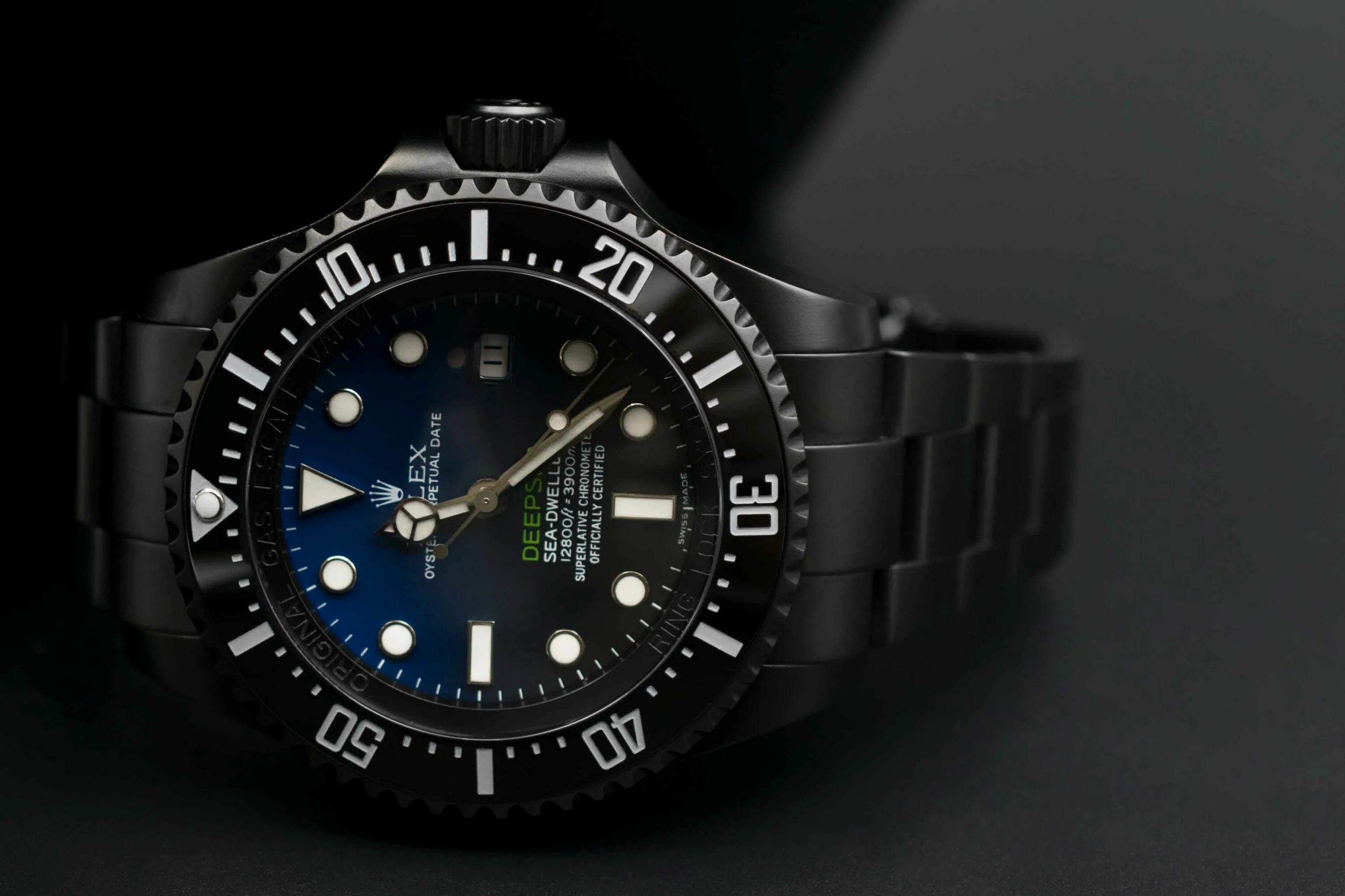 Часы черные видео. Rolex Black Venom. Rolex 116660. Rolex Deepsea Sea-Dweller. Rolex Deepsea черные.