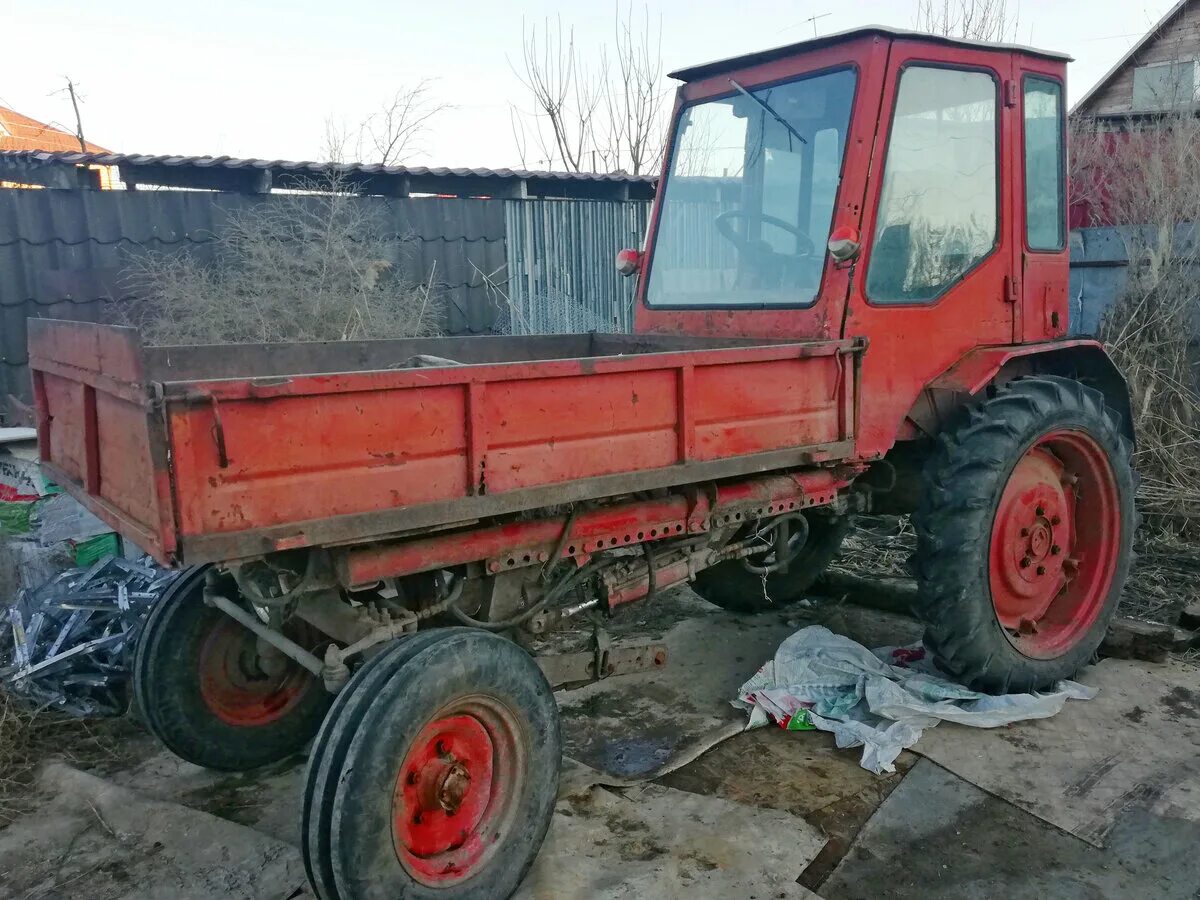 трактор т16 бу. шассик т 16. трактор т-16 хтз т-16. самоходное шасси т-16. блиндер т16.