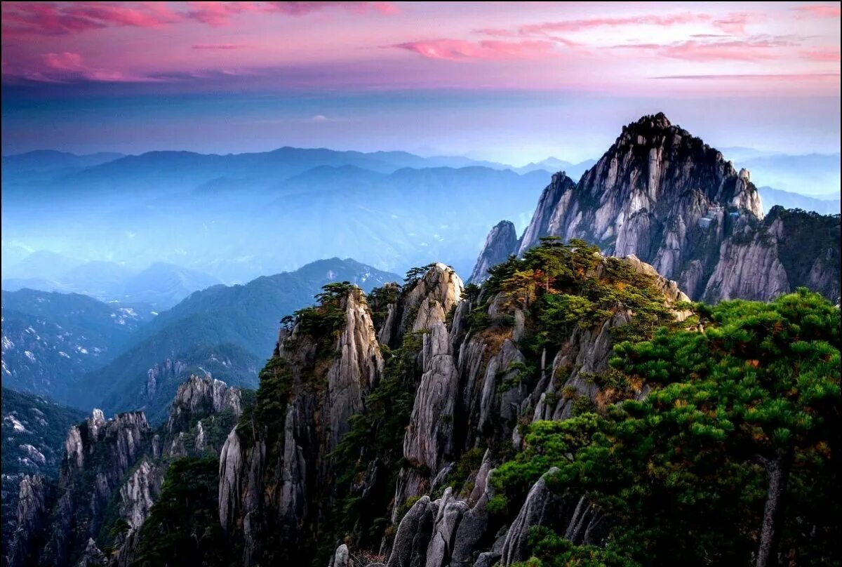 Основные горы китая. Горы Хуаншань, Китай. Желтые горы Хуаншань. Горная гряда Хуаншань. Национальный парк Хуаншань.