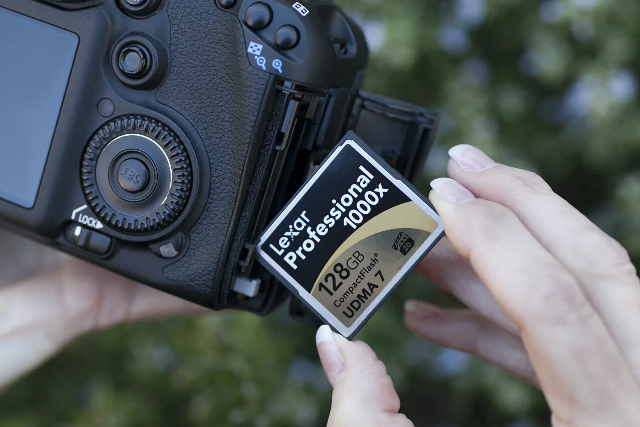 Фотоаппарат память canon. Карта памяти для canon 5d mark ii. флешка для canon 5d mark ii. карта памяти в фотоаппарате canon 50d. карта памяти для фотоаппарата canon sd.
