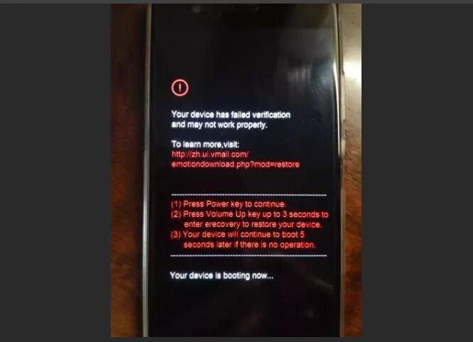 Почему не включается телефон андроид. Телефон не включается. Экран включения Honor. Не включается экран телефона. Красная надпись при включении телефона.