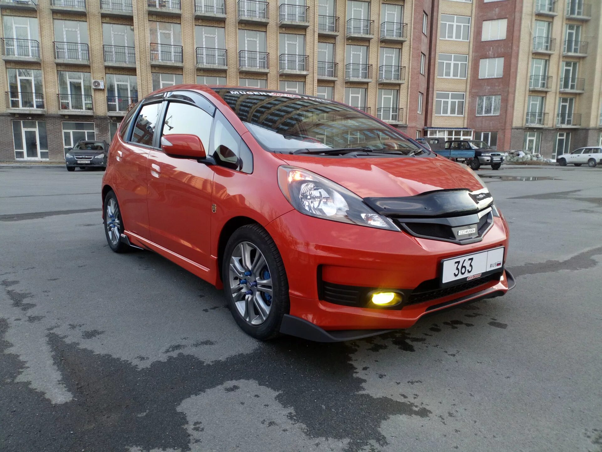 Купить автомобиль без пробега по рф. Honda Fit 2011. Honda Fit 2 2011. Хонда фит 2011 года. Хэтчбека Honda Fit 2011.