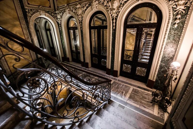 Парадные Санкт-Петербурга: 20 самых красивых подъездов города