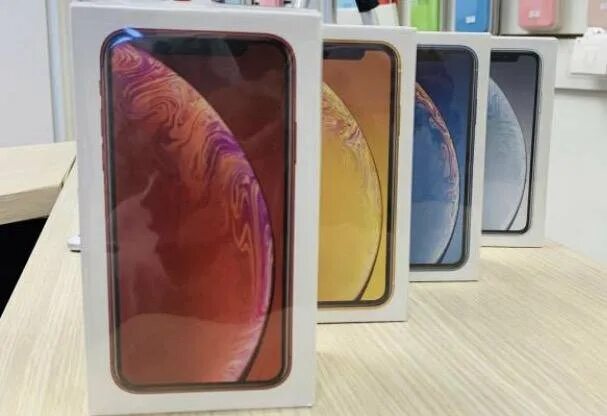 Купить в рассрочку новый айфон. Iphone XR 128gb Max. Iphone XR 64gb оригинал. Айфон XR вживую. Iphone XR коробка.