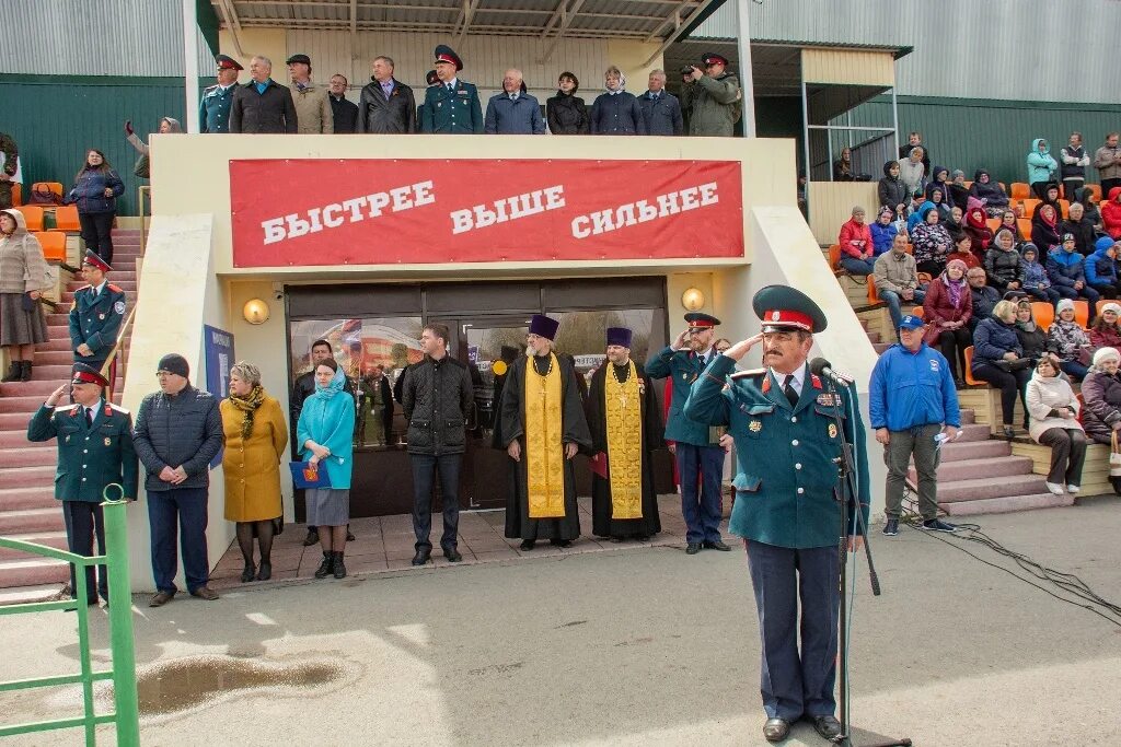 Погода таврическое омская область на 10 дней. РП Таврическое Омская область. Омск Таврическое. Герои тавричанцы Омской области. Прощание с артёмом Казаковым Таврическое Омская область.