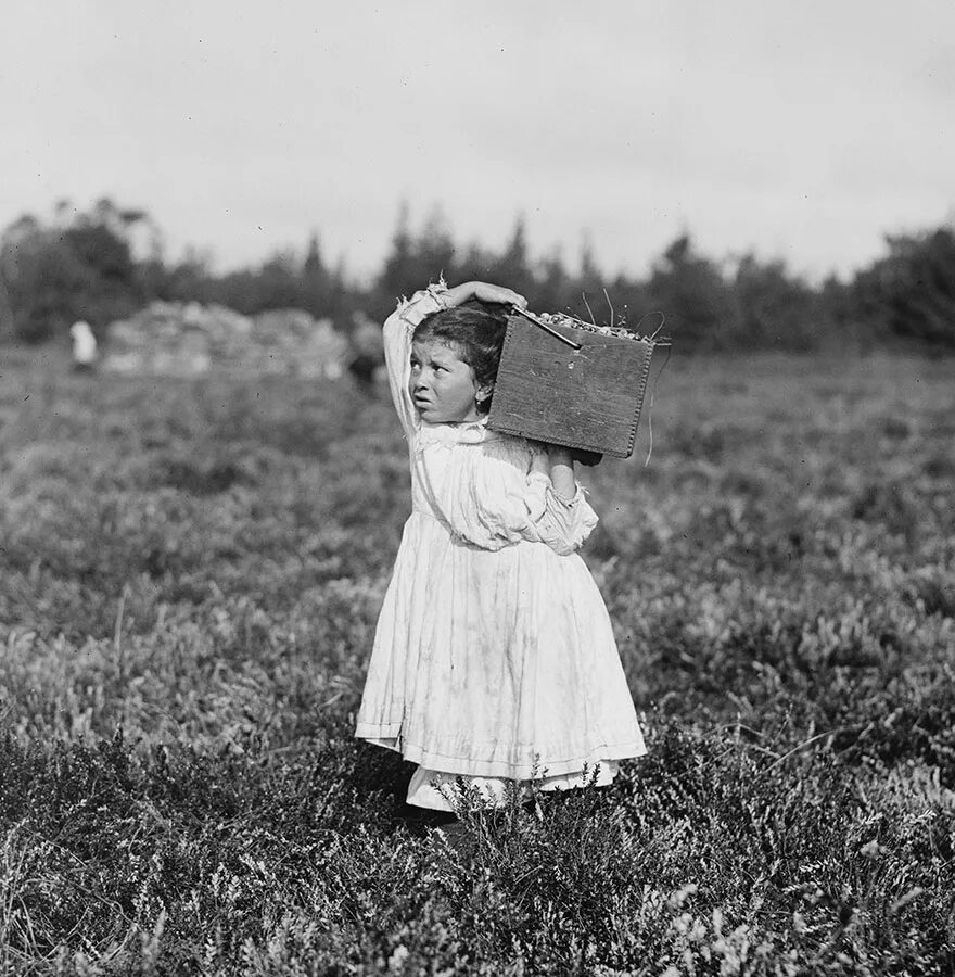 Льюис Хайн детский труд. Льюис Хайн фотограф труд детей. Льюис Хайн американский фотограф детский труд. Социальная фотография Льюис Хайн.