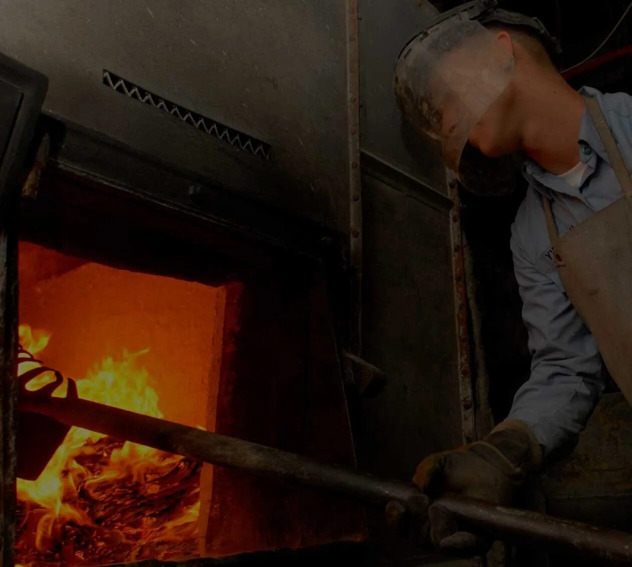 Кочегар йошкар ола вакансии. Кочегар магазин оренбург. Кочегар магазин оренбург. Девушка кочегар. Профессия машинист кочегар.