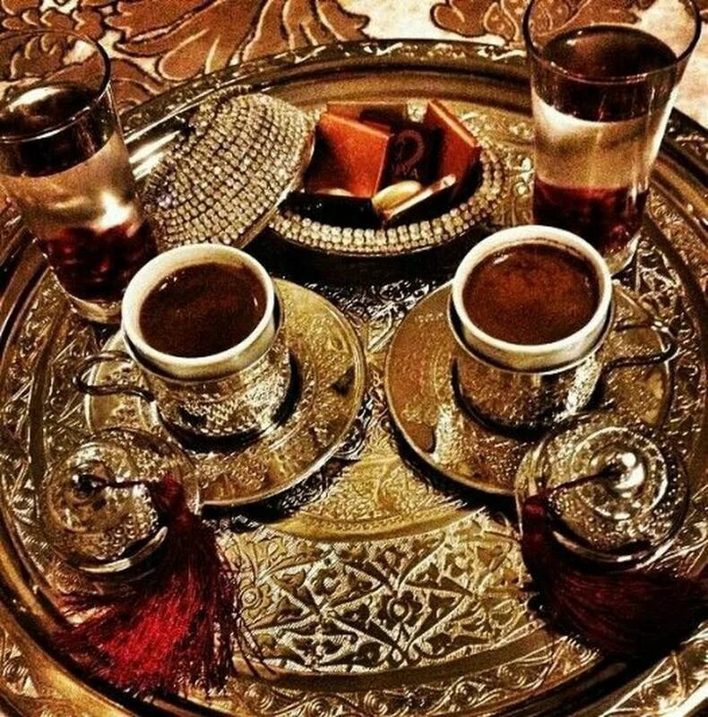Кофе в армении. Кофе по турецки. Арабский кофе. Кофейные чашки в армянском стиле. Кофе по восточному.