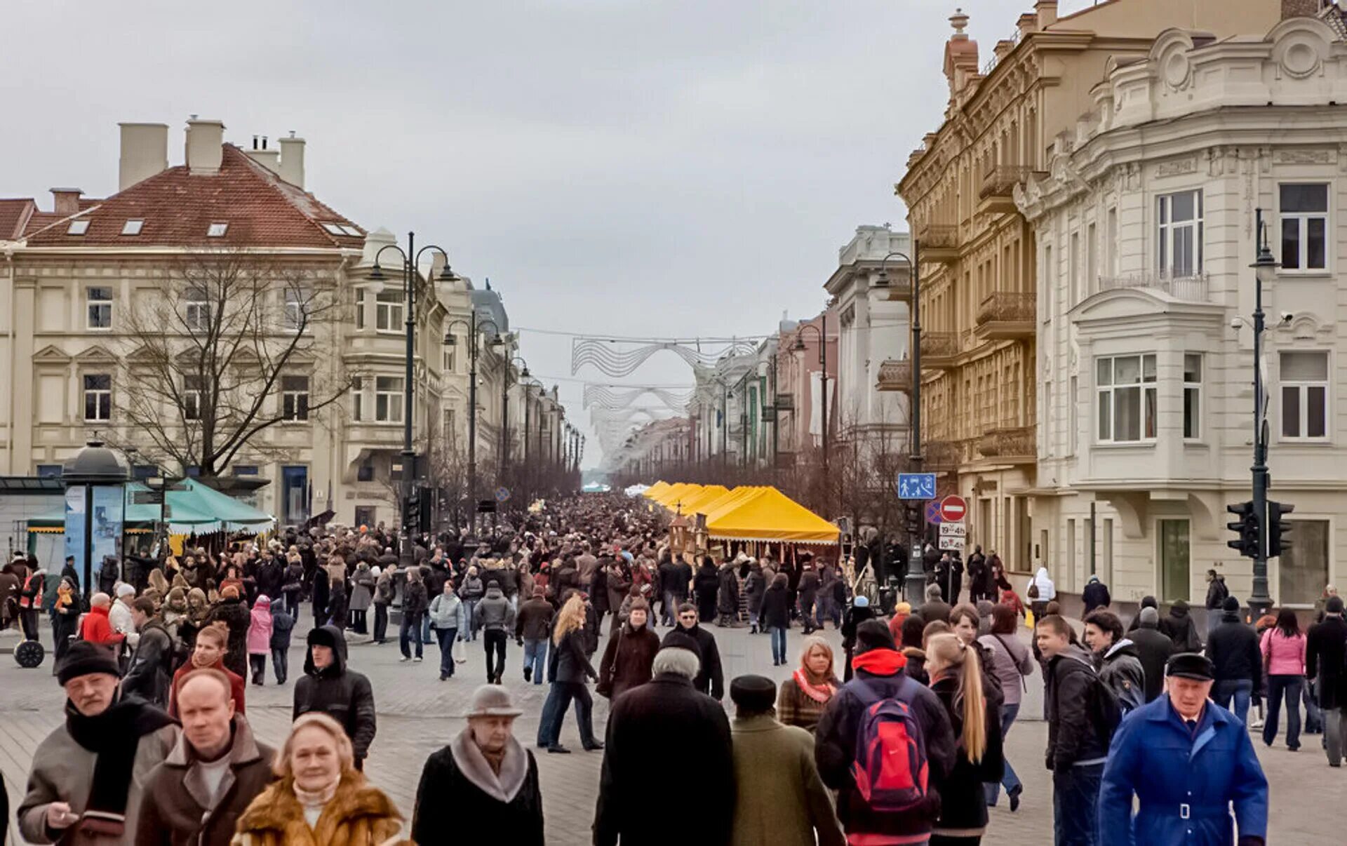 Литва население 2024. Население Литвы 2023. Литва Вильнюс люди. Население Латвии население Литвы , население Эстонии. Вильнюс населенность.