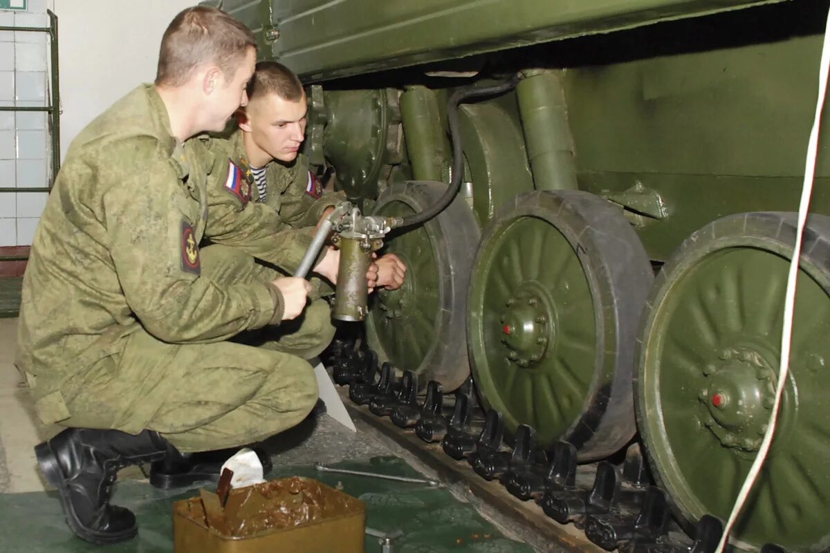 Эксплуатация военной техники. Ремонтно восстановительные войска. Подготовка военной техники. Техническое обеспечение войск. Танковые полки рф