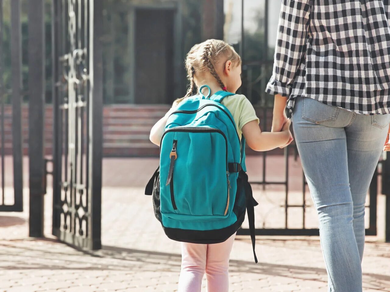 Мама и больной ребенок. Mother taking. Sharenting. | taking care of mom (с русским переводом). Мама и ребенок болеет.
