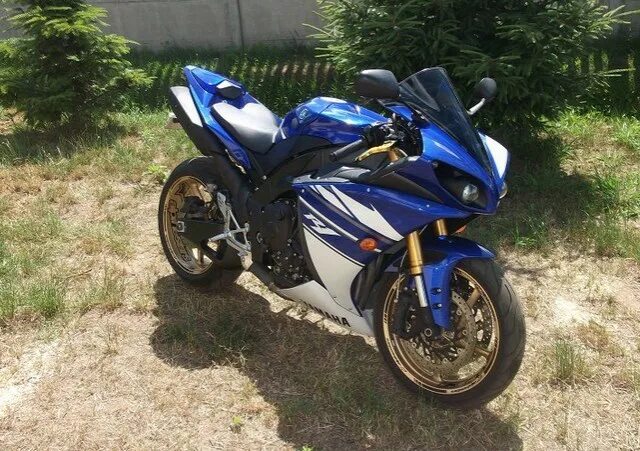 Купить мотоцикл в москве бу на авито. Yamaha r1 2006. Yamaha r1 2010. Ямаха р1 1992. Yamaha r 1 2013 Blue.