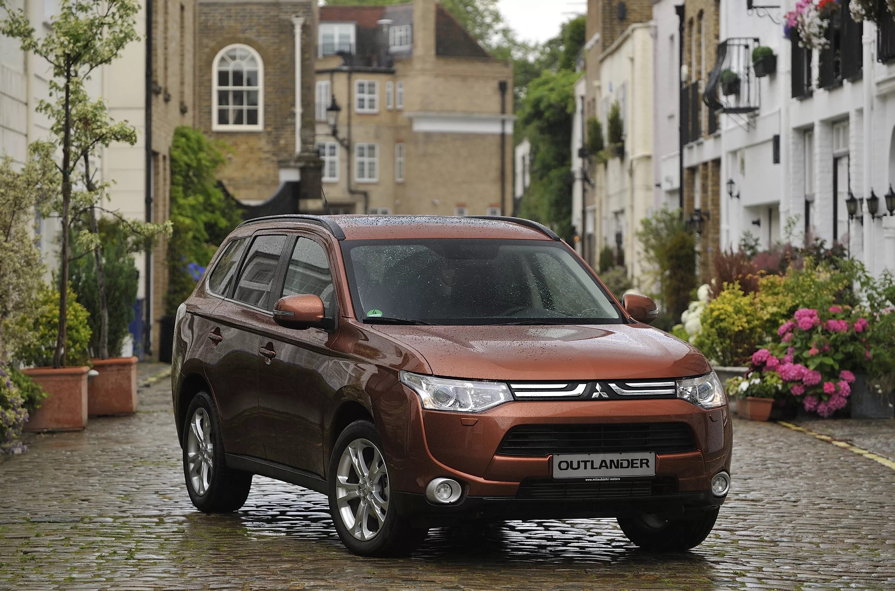 Митсубиси аутлендер цвета. Mitsubishi outlander 2013. мицубиси аутлендер 2013. митсубиси аутлендер 2013 коричневый. коричневый аутлендер 2025.