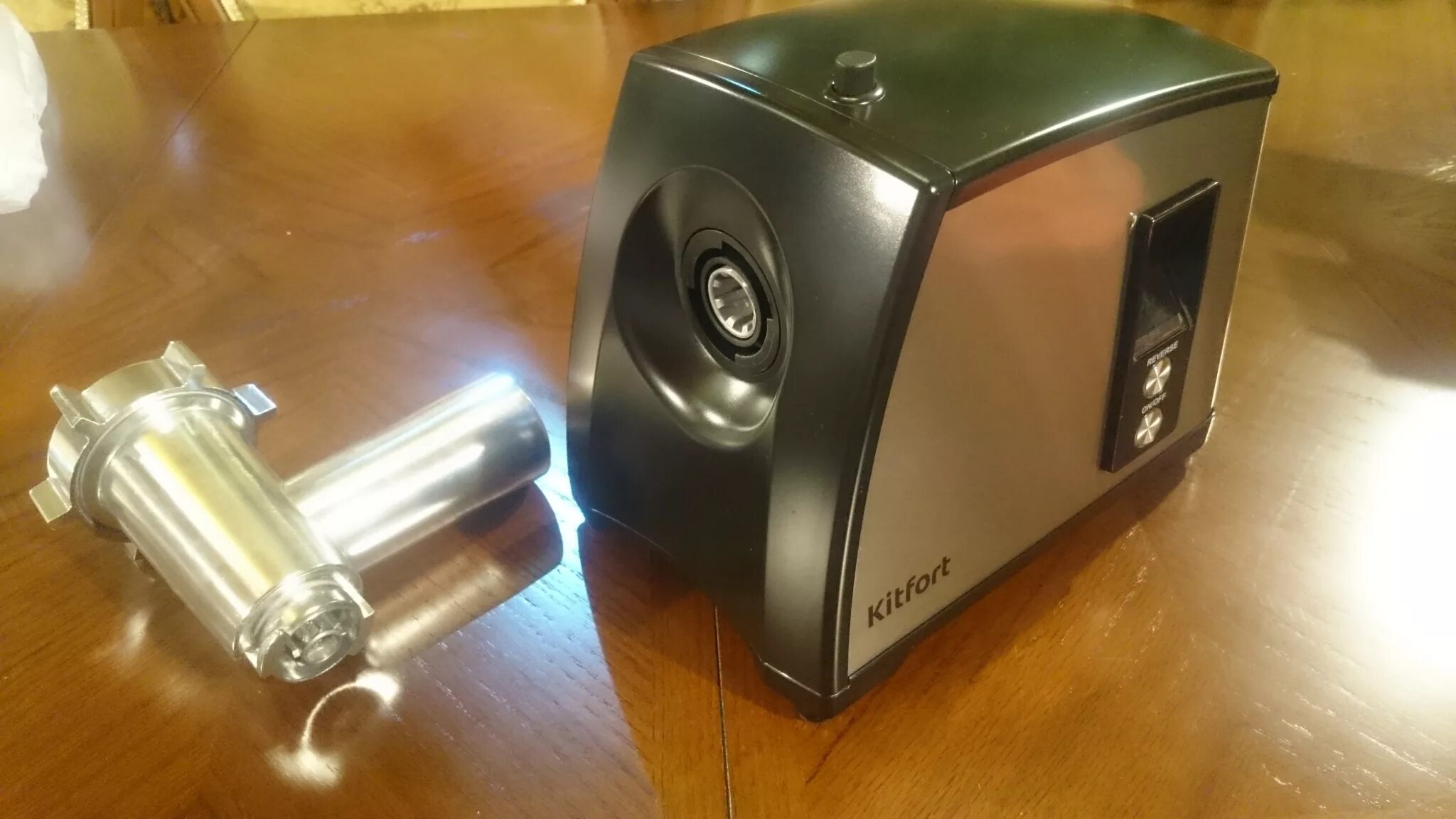 Мясорубка китфорт 2104. Мясорубка kitfort кт-2110. Kt 2105. Мясорубка электрическая kitfort kt-2104. Мясорубка kitfort kt-2103.