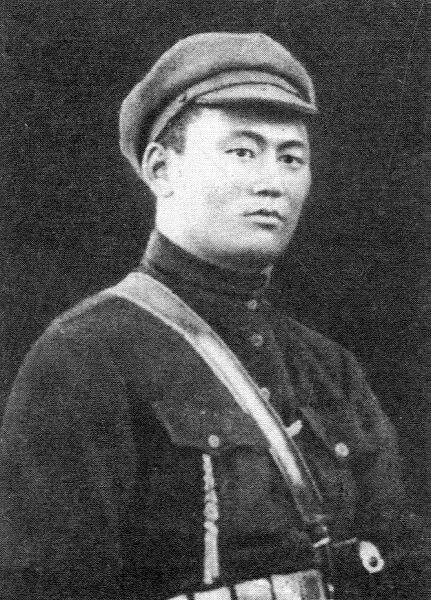 Сухэ батор портрет. Сухэ батор монголия. Дамдин сухэ батор. Монгольский революционер сухэ- батор. Сухэ-батор и чойбалсан.