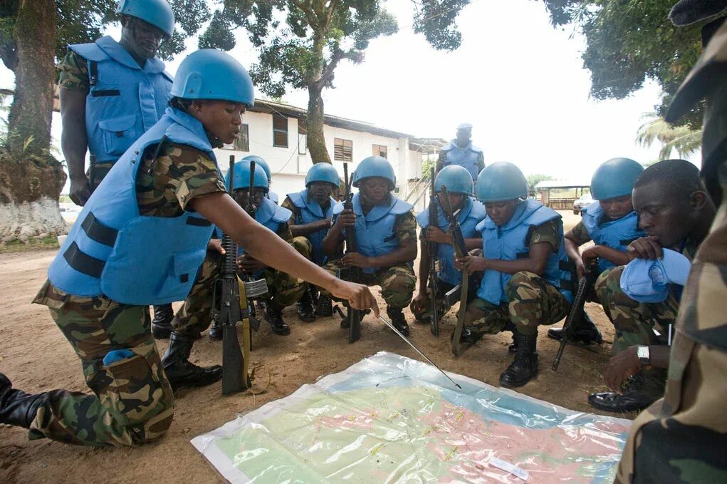 Первая миротворческая операция. Миротворцы ООН. Миссия ООН В Сьерра-Леоне. Миротворческие войска ООН. Миротворческие операции ООН РФ.
