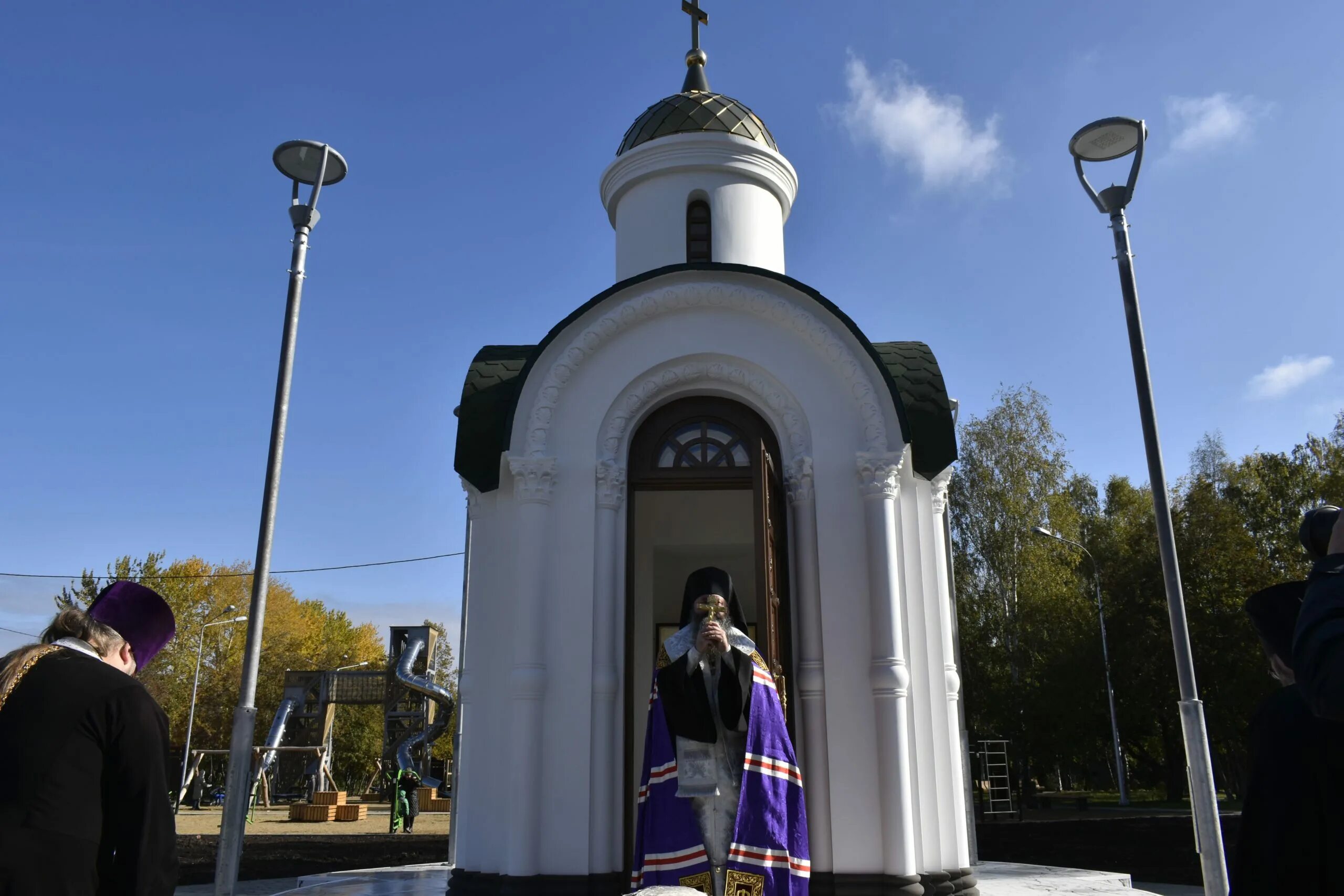 Часовня святого николая 2023 новосибирск. Освящение часовни в с. Церковь страстотерпца царевича алексия в знаменке. Освящение часовни. Часовню освятили.