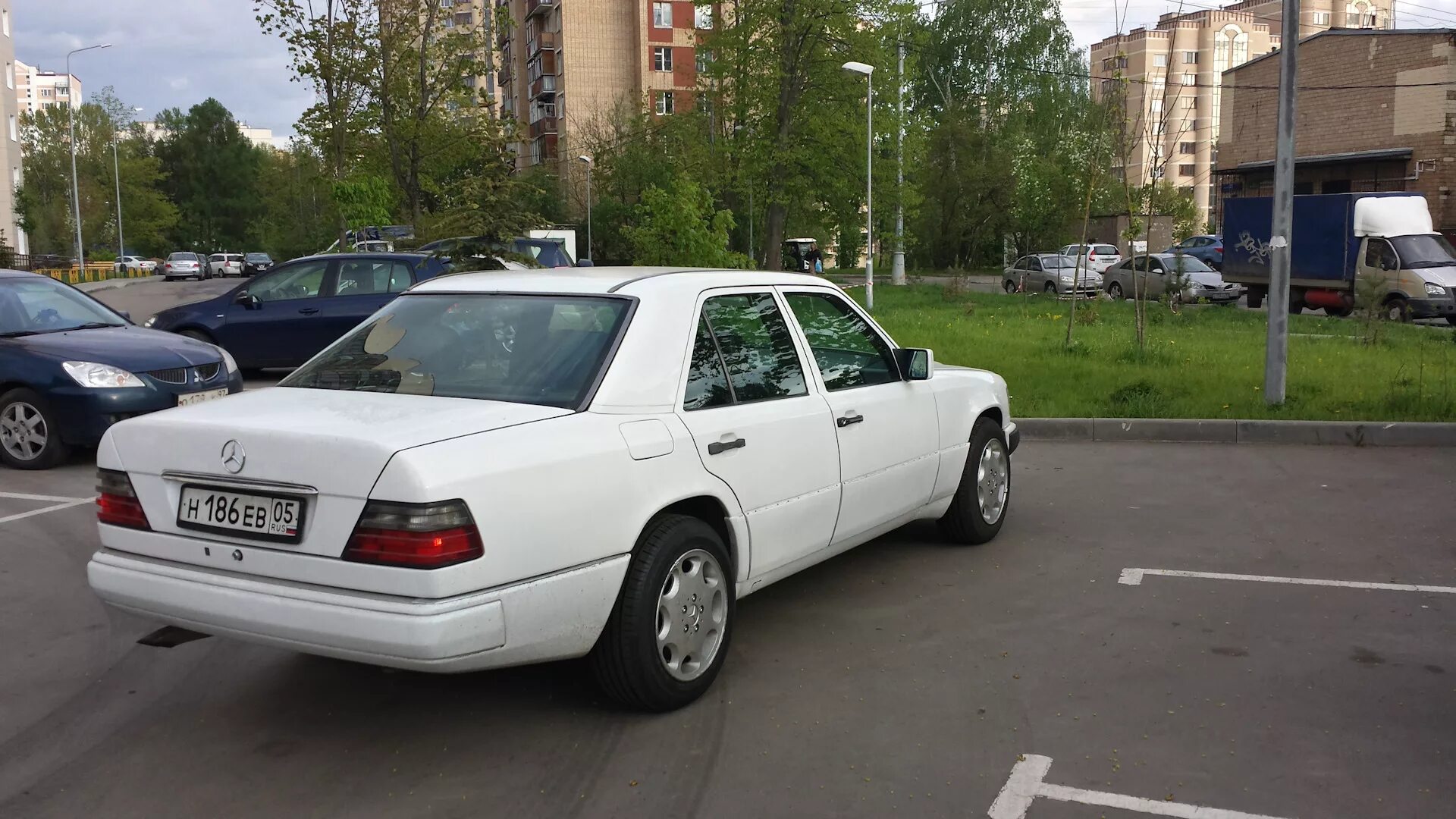 Дав 124. Mercedes benz w124 поворотники. Мерседес 124 белый. Сом. Дав 124.
