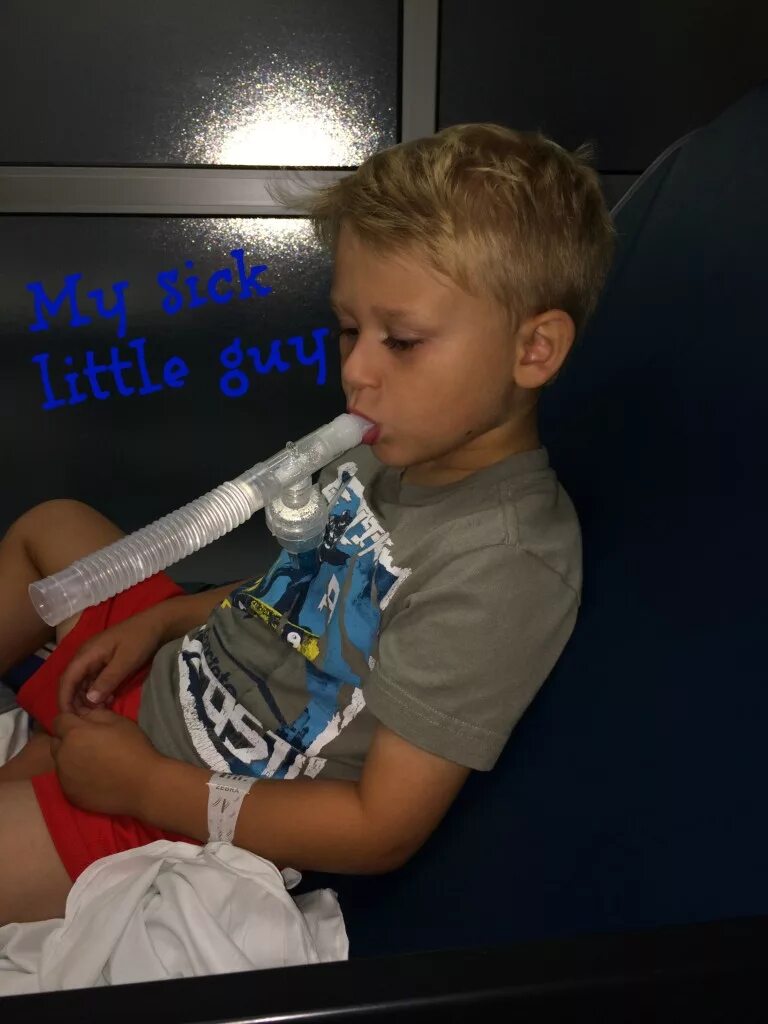 Мальчика pee pants. Подросток erect. Little boys dicks. Мальчик wanking. Ребенок erect.