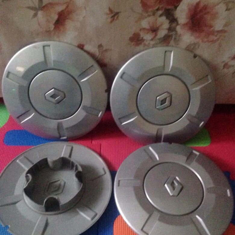 Колпаки рено логан r15. Колпак рено логан 2 r15 артикул 403159171r. Колпак рено логан r15 артикул. Renault колпак колеса. Колпак renault logan r15.