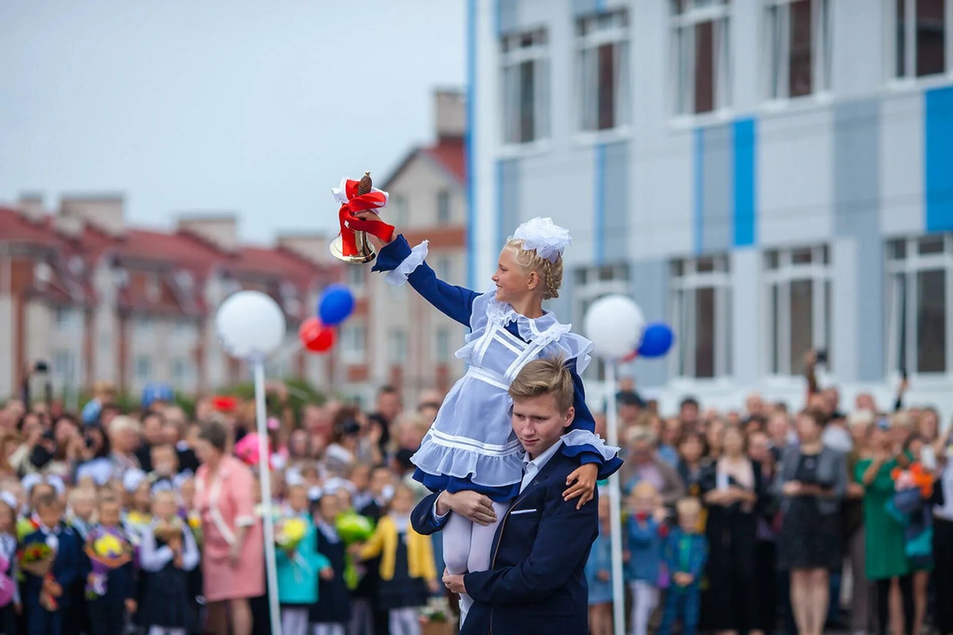 Школа 20 великий новгород. 37 Школа Великий Новгород. Школа 37 Великий Новгород столовая. Директор школы 37 Великий. Школа 22 Великий Новгород.