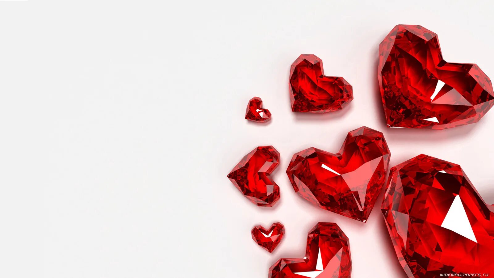 красивые сердечки. натуральные камни для любви. драгоценные камни любви. камень для притягивания любви. розовый кварц камень.