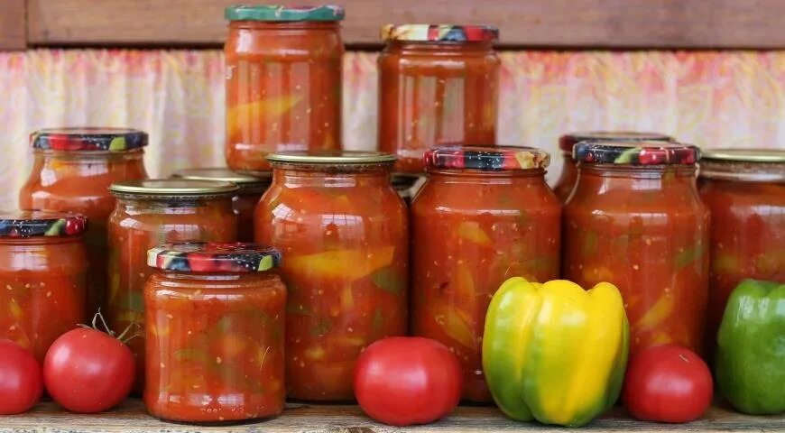 Лечо сладкое из болгарского. Перец вкусное лечо. Лечо сладкое из болгарского. Помидорное лечо. Лечо 1л.