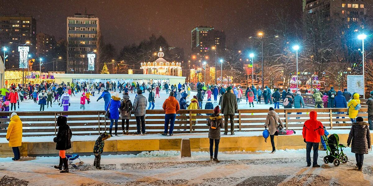 Погулять зеленограде. Каток Юность Зеленоград. Каток на площади юности Зеленоград. Парк Горького в Зеленограде. Площадь юности Зеленоград зима.