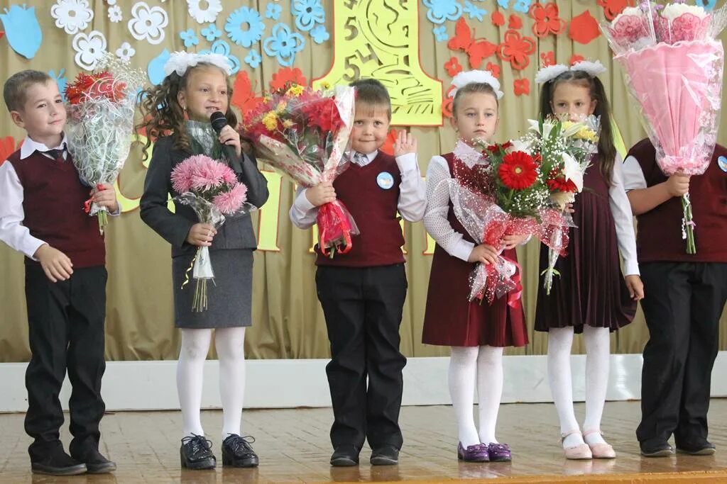 Школа гимназия Ярцево. Школа 10 Ярцево. Школа гимназия город Ярцево. Школа 1 Ярцево. Сайт школы 10 учителя