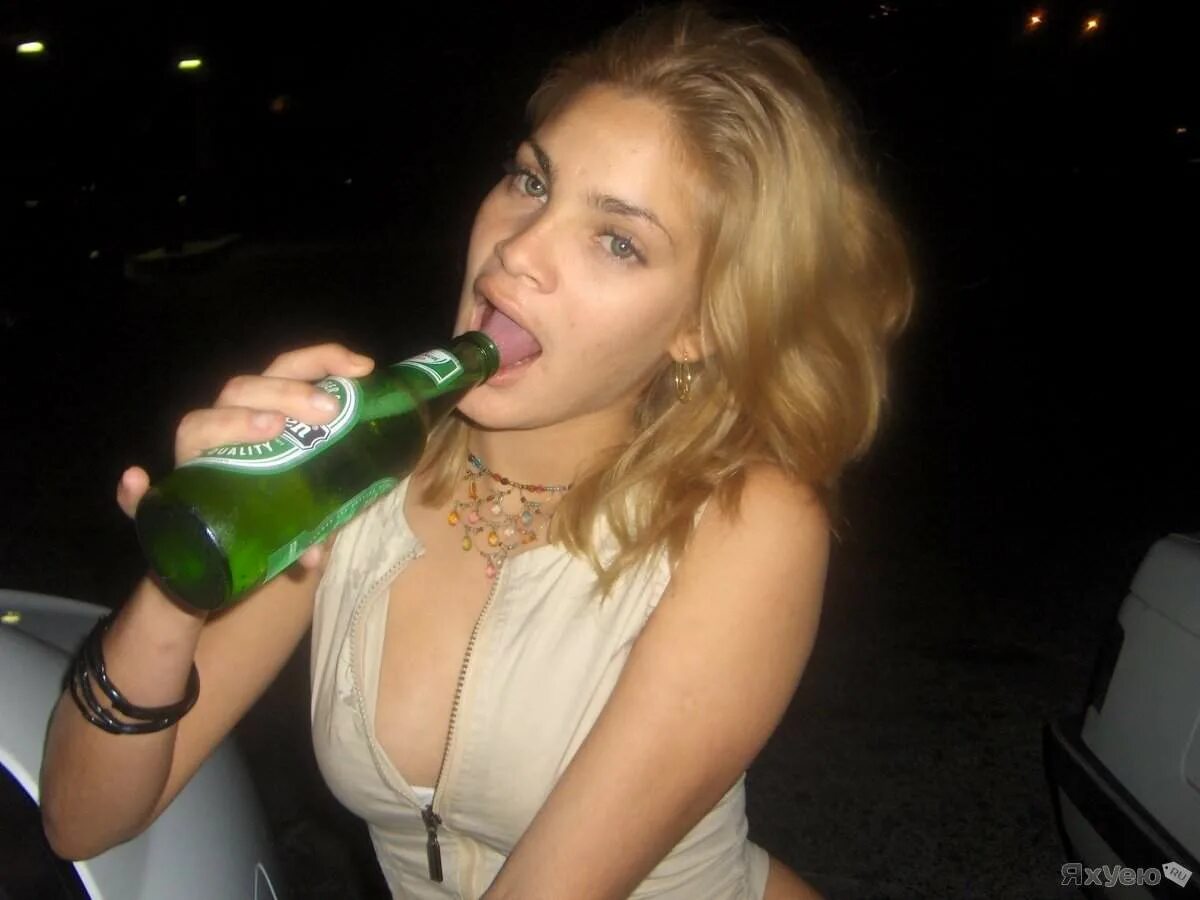 молодые пьяные девочки. красивая девушка бухает. шикарные пьяные. красивая девушка с бокалом. красивая пьяная девушка.