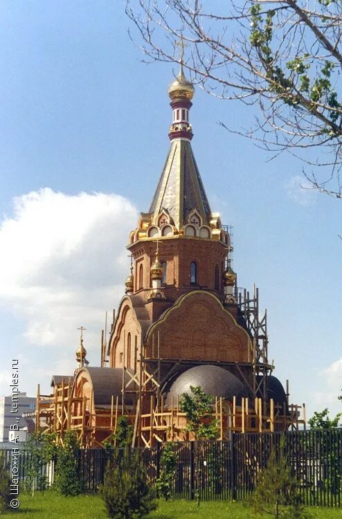 Часовня в шереметьево. Шереметьево карго церковь. Храм вознесения господня шереметьево. Шереметьево карго церковь. Храм воскресения в шереметьево.