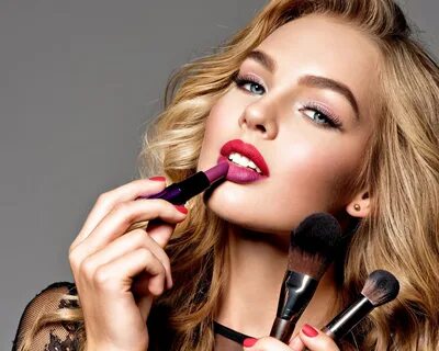 Makeup помада