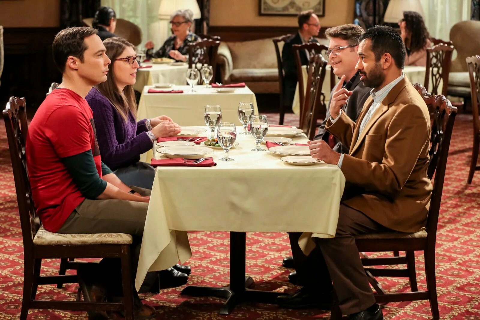 Теория большого взрыва доктор кэмпбелл. Конмэн шон эстин. Шон эстин теория большого взрыва. Кэл пенн теория большого взрыва. Шон астин в теории большого взрыва.