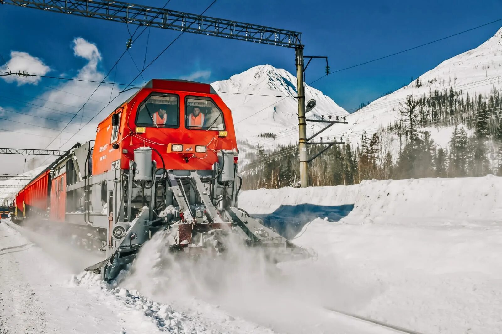 ПСС-1к снегоуборочный поезд. Снежные заносы на железных дорогах. Снегоочиститель железнодорожных путей. Тепловоз снегоочиститель. Организация работы в зимних условиях