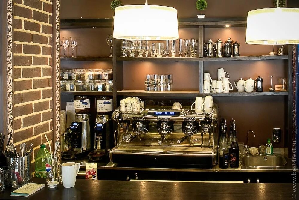 профессиональные барные стойки. оборудование кафе бары. барная станция. оборудование для бара кафе. барная стойка для кофейни.