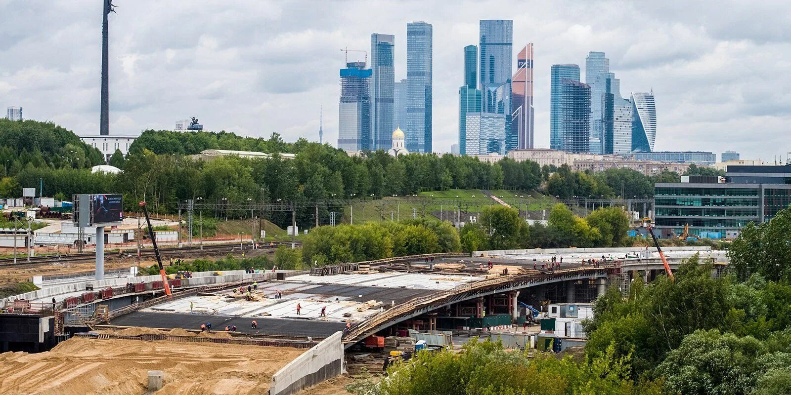 Южный дублер Кутузовского проспекта. Северный дублёр Кутузовского проспекта. Кутузовский проспект стройка. Дублера Кутузовского проспекта в Москве.