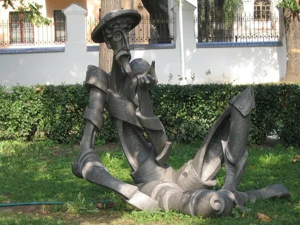 пьемонт, италия. необычные скульптуры. необычные памятники тюмени. необычные скульптуры. памятник тульскому прянику в туле.