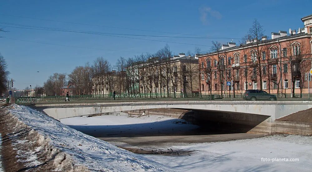 Прогноз в колпино на сегодня. Комсомольский канал Колпино. Никольский мост Колпино. Колпино набережная. Колпино старый район.