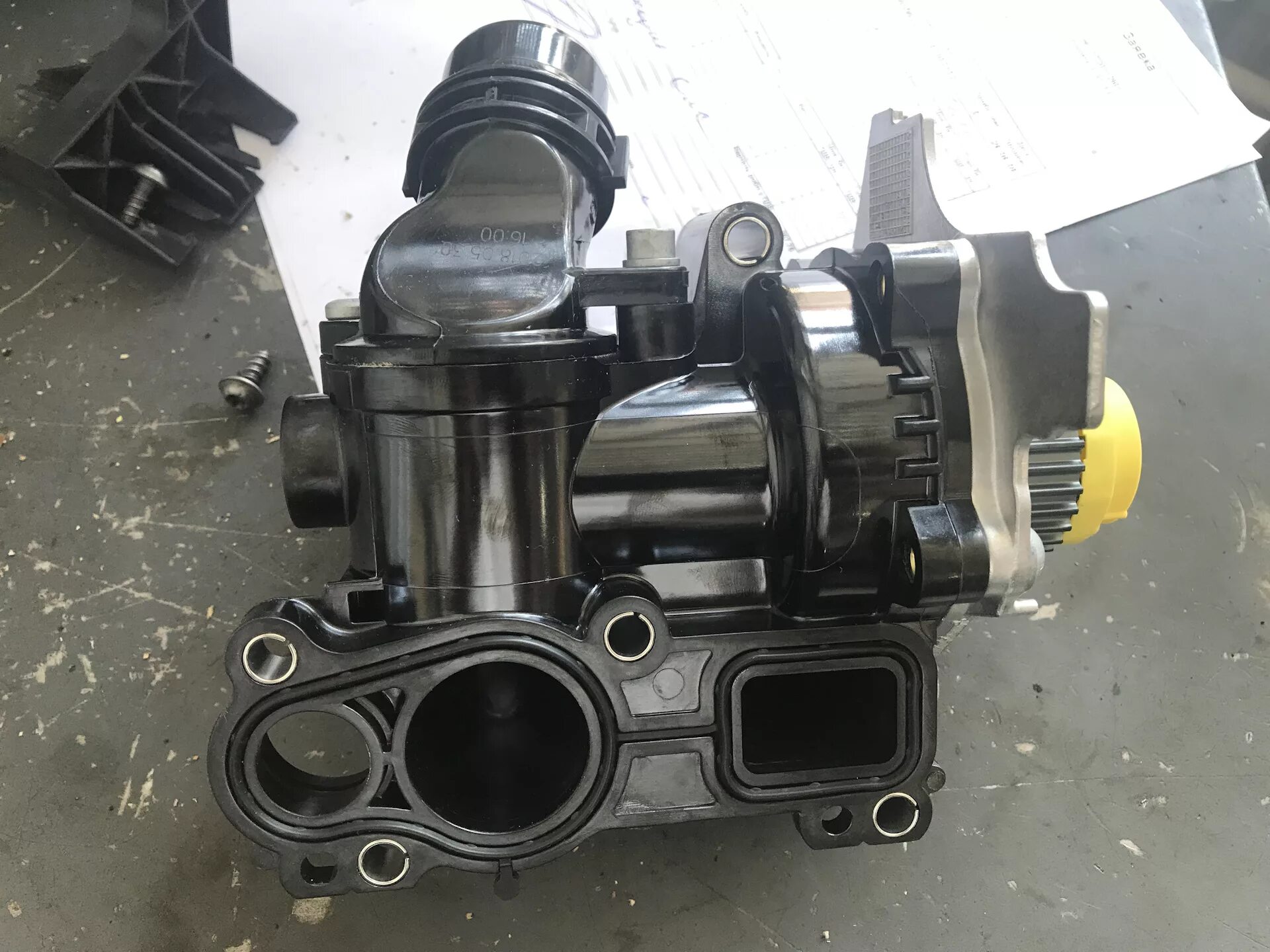 Термостат cdab. 1.8 tsi 152. корпус помпы 1.8 tsi. корпус помпы 1.8 tsi cdab.