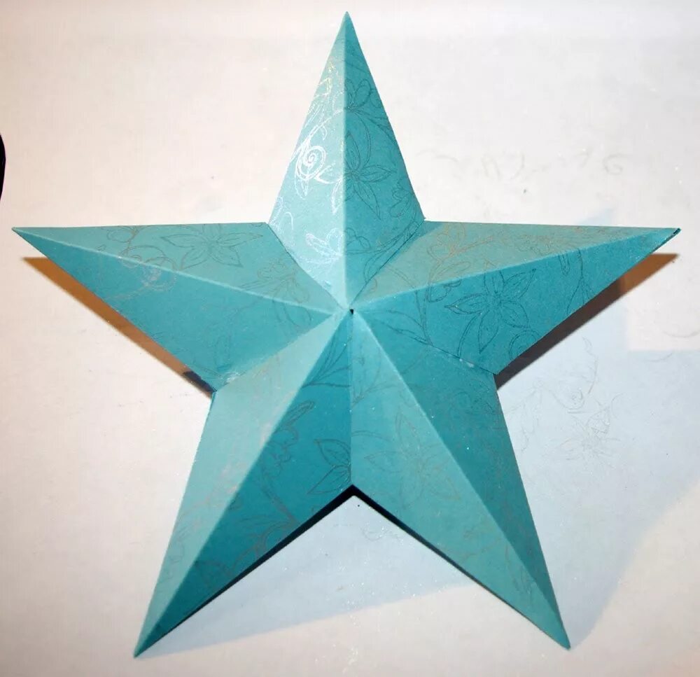 Сделать звезду из бумаги на 9. Объемная пятиконечная звезда. Поделка звезда. Звезда из бумаги. Поделка объемная звезда.