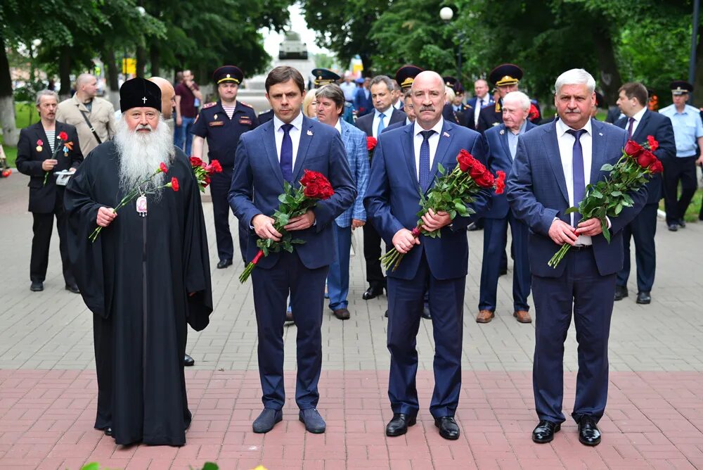 Митинг орёл 2022. День памяти и скорби в Орле. Возложение венков в Орле в сквере танкистов 25 июня 2022. Мероприятия ко Дню памяти и скорби в городе Дюртюли. Новости часа орла