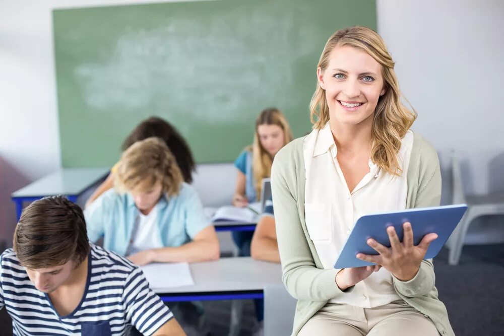 Teach start. Подростки в школе. Преподавание в вузе. Фотографии учителей. Учитель и ученик.