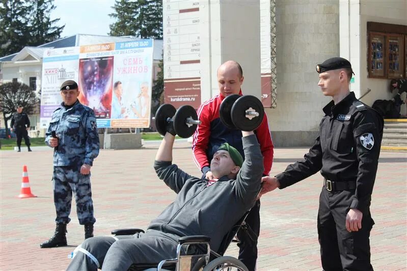 Памятник омону. Омон в электростали. Ленина 200 ростов-на-дону омон. Омон в электростали. Омон в чечне 2000.