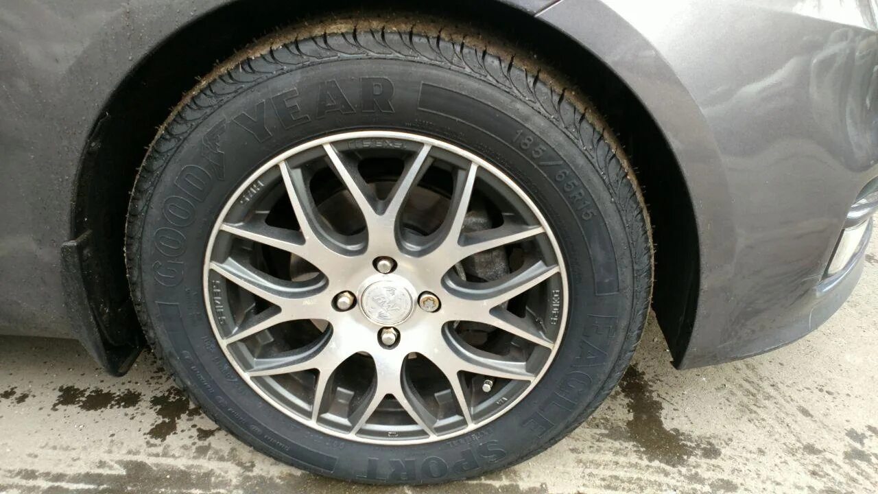 Авто на резине 195 65 15. Авто на резине 195 65 15. Как поставить резину 195 65 r15 летнюю на филдер. Какую резину поставить уже профилем на 195 65 15. 195/65 r15 на suzuki liana.