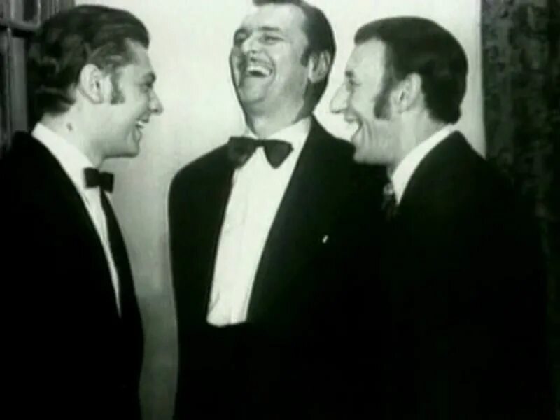 Опасный поворот фильм 1972 кадры. Спящие псы фильм 1997. Руфина нифонтова опасный поворот. Не будите спящую собаку 1972. Опасный поворот фильм 1972 кадры.