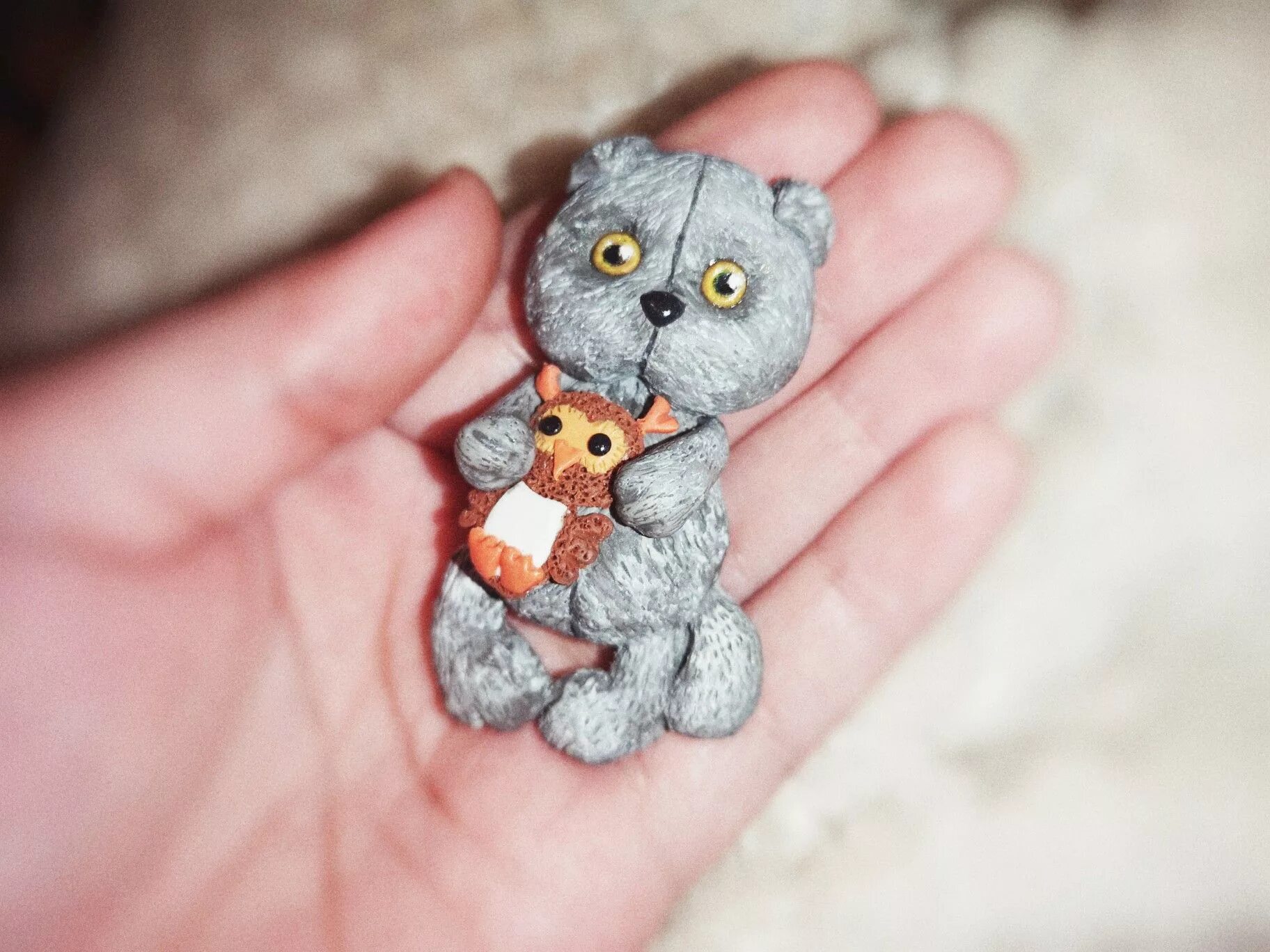 котик из полимерной глины. котенок из полимерной глины. кошечка полимерная глина. полимерная глина кошка. котик из полимерной глины.